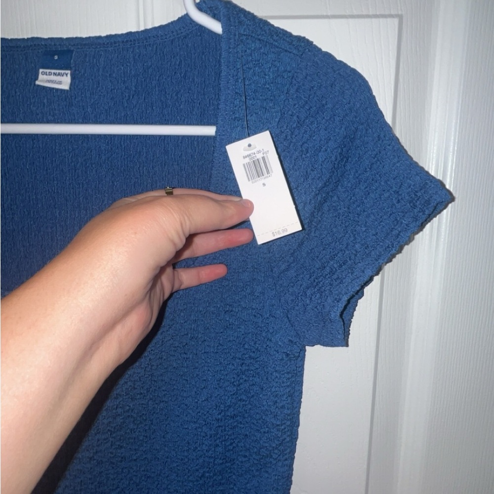 Old navy tshirt